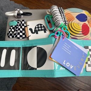 Lovevery The Looker Playkit 0-12 Weeks